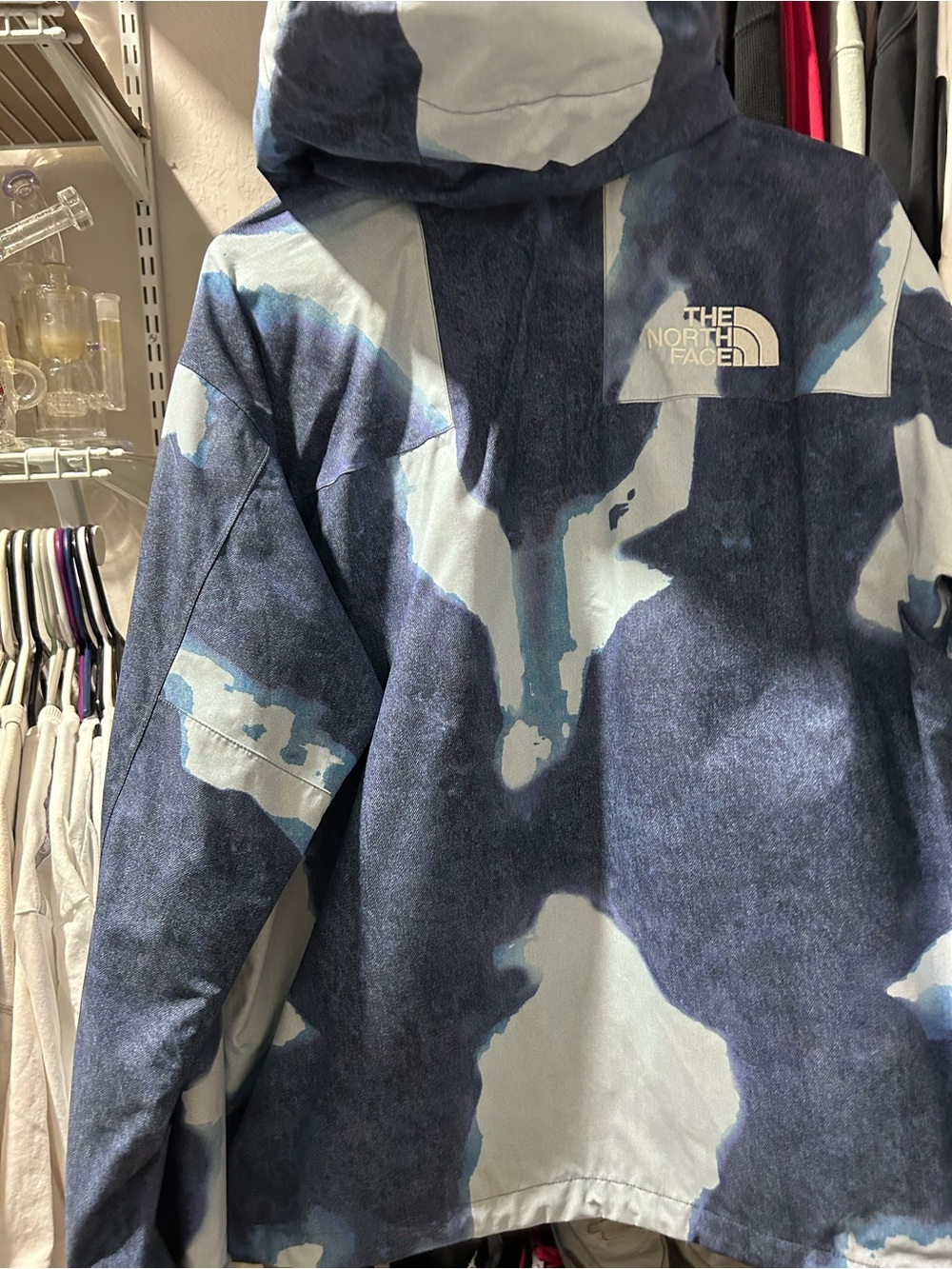 Supreme x The North Face Bleached Denim Print Mountain Jacket - Picture 7 of 7